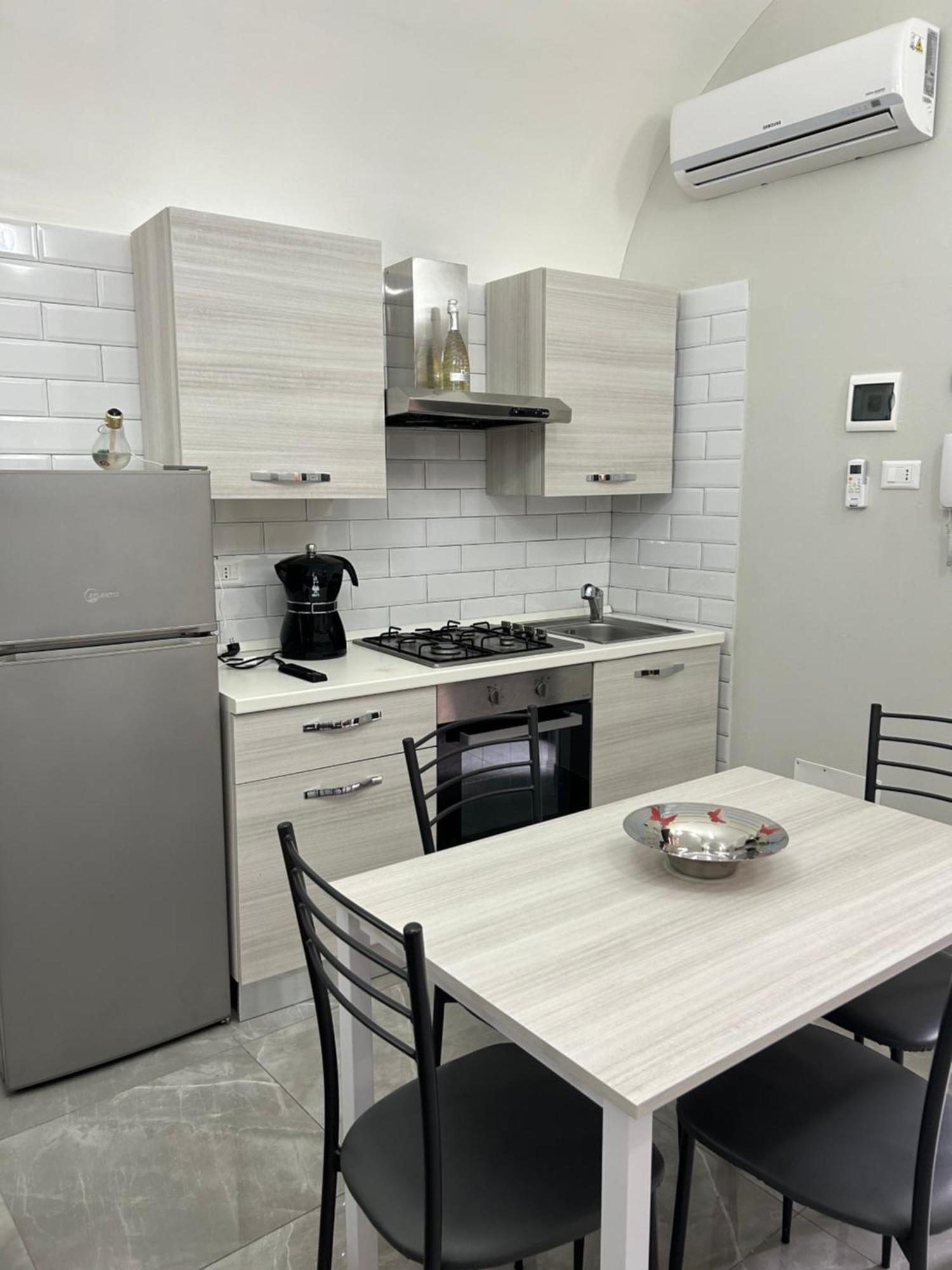 Fanale House Apartment คาตาเนีย ภายนอก รูปภาพ
