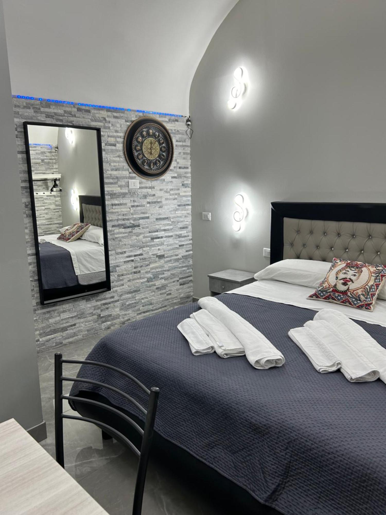 Fanale House Apartment คาตาเนีย ภายนอก รูปภาพ