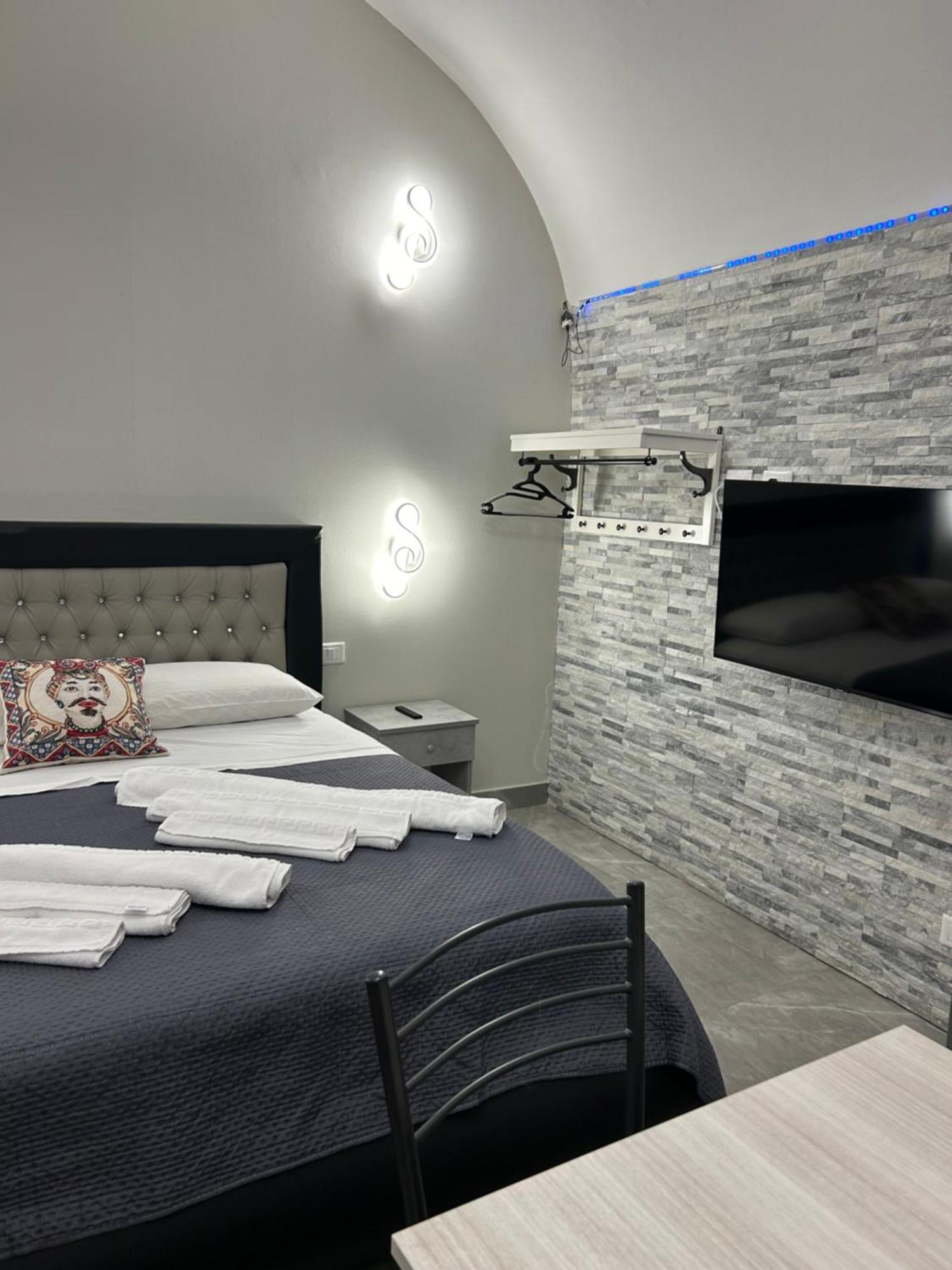 Fanale House Apartment คาตาเนีย ภายนอก รูปภาพ