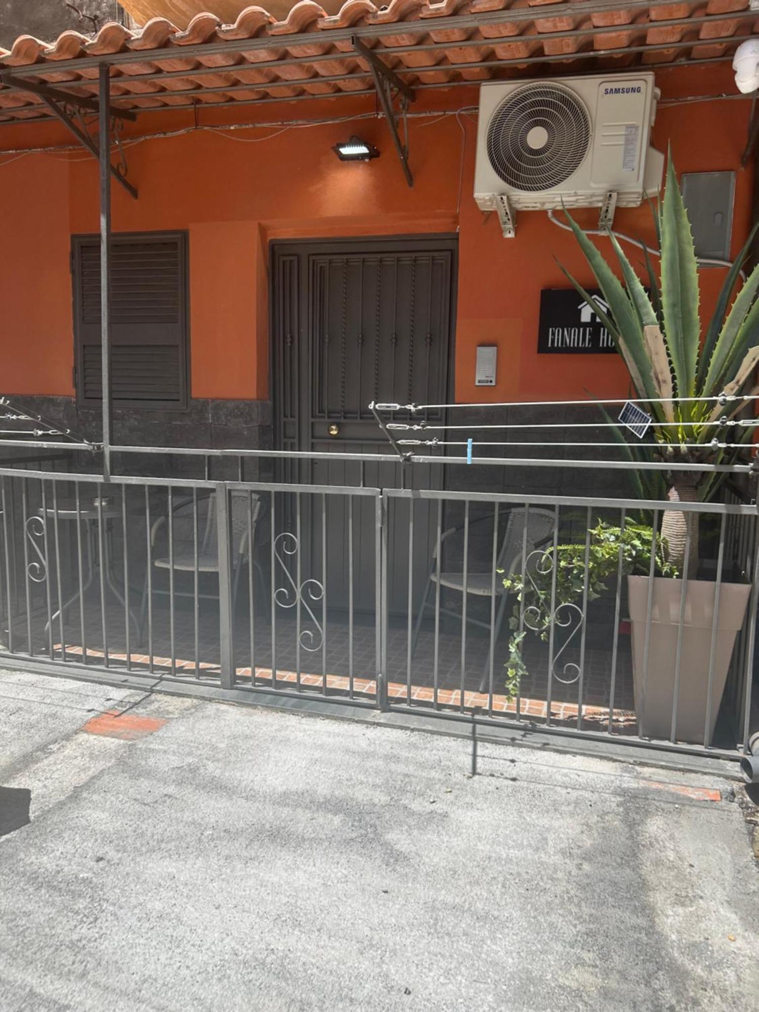 Fanale House Apartment คาตาเนีย ภายนอก รูปภาพ