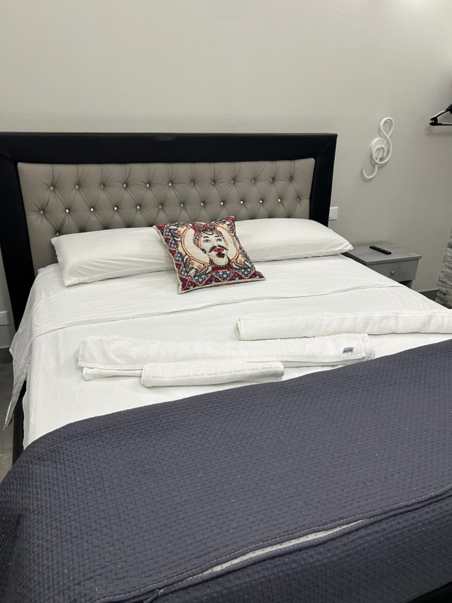 Fanale House Apartment คาตาเนีย ภายนอก รูปภาพ