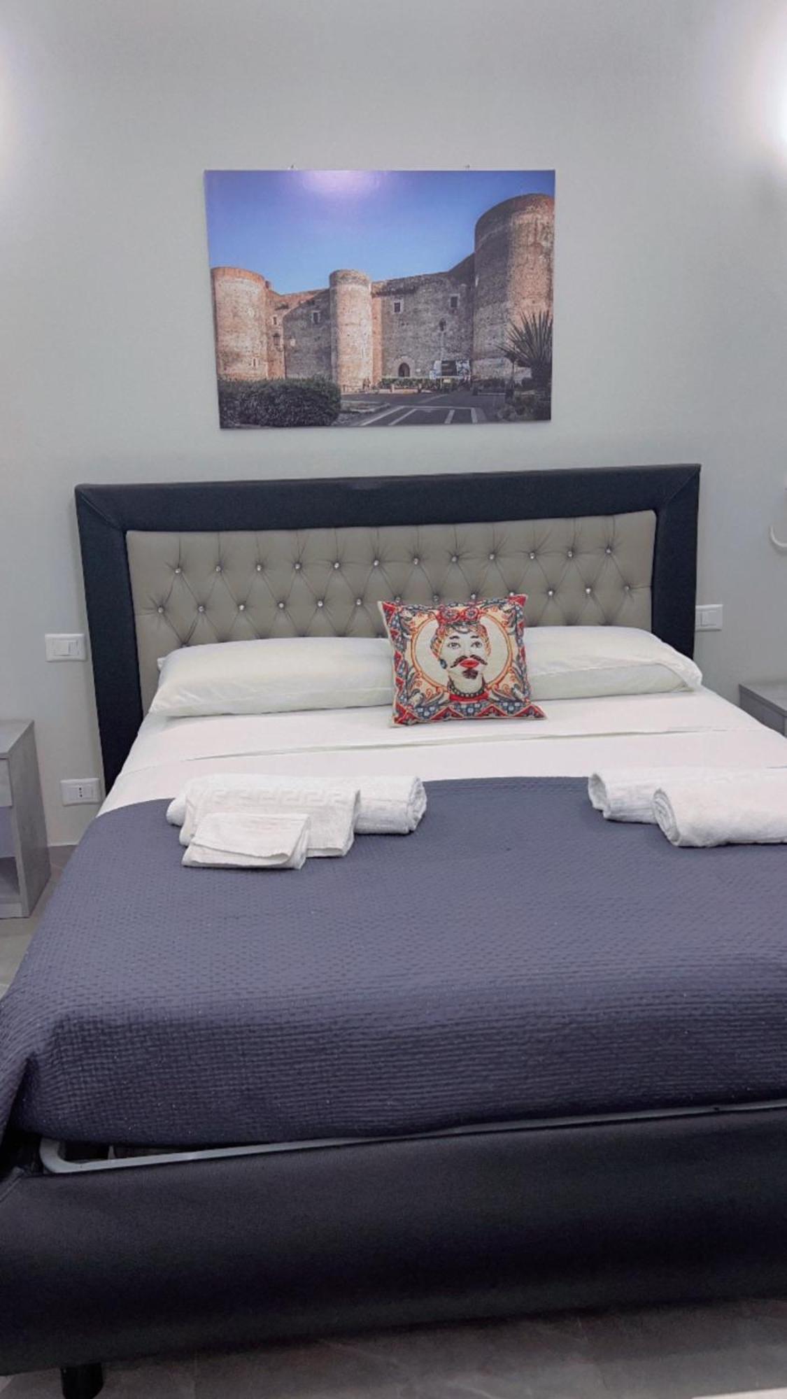Fanale House Apartment คาตาเนีย ภายนอก รูปภาพ