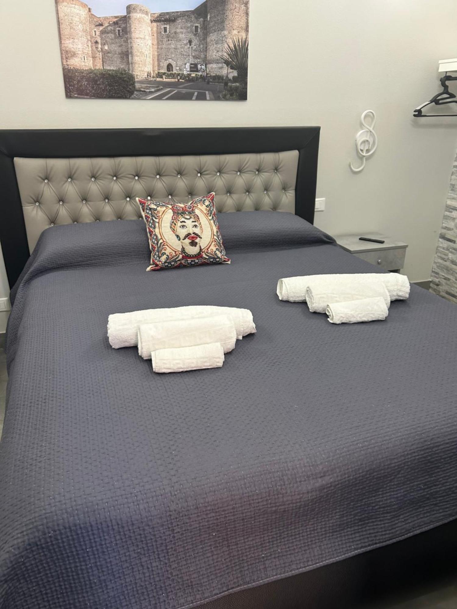 Fanale House Apartment คาตาเนีย ภายนอก รูปภาพ