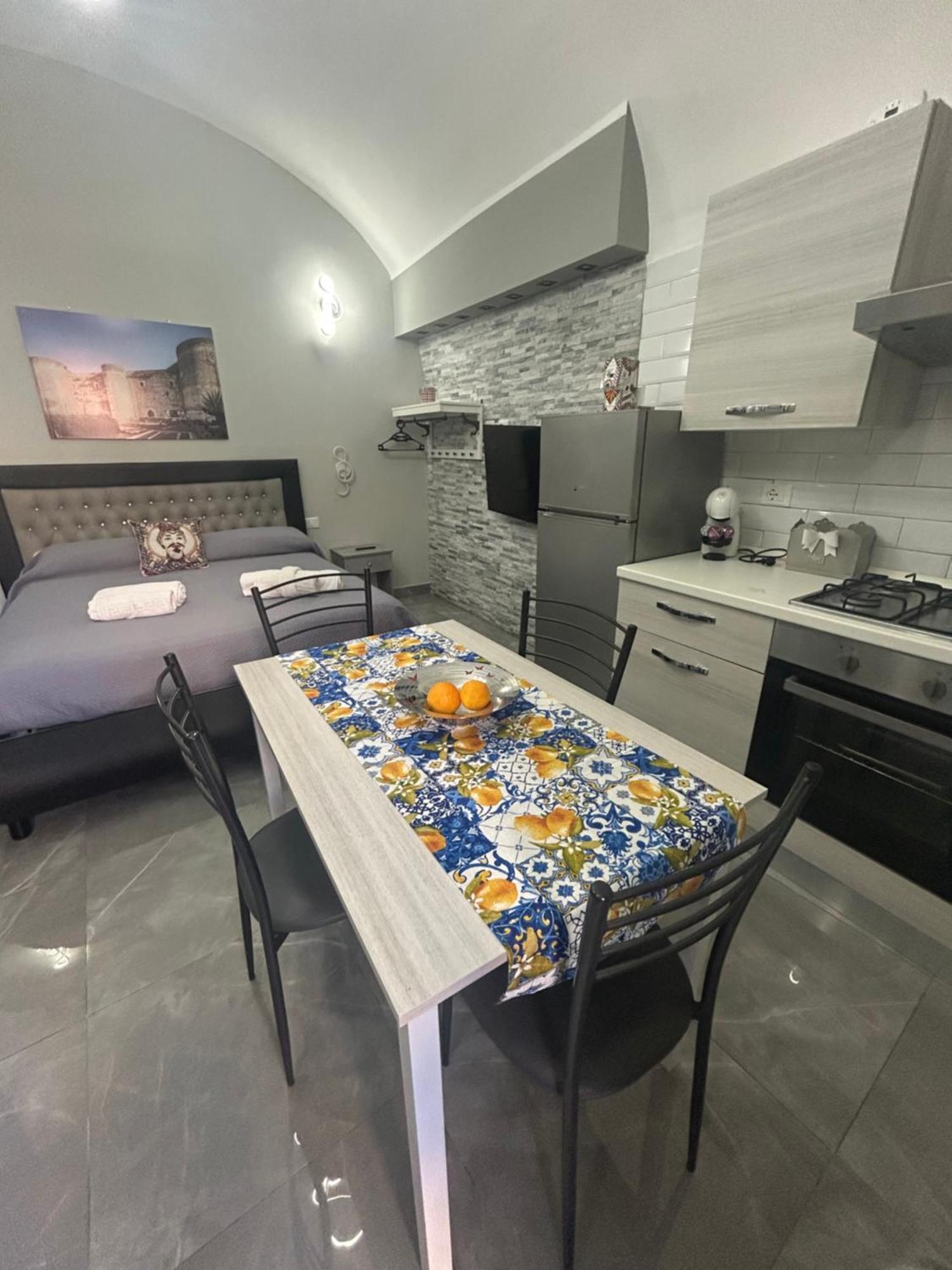 Fanale House Apartment คาตาเนีย ภายนอก รูปภาพ